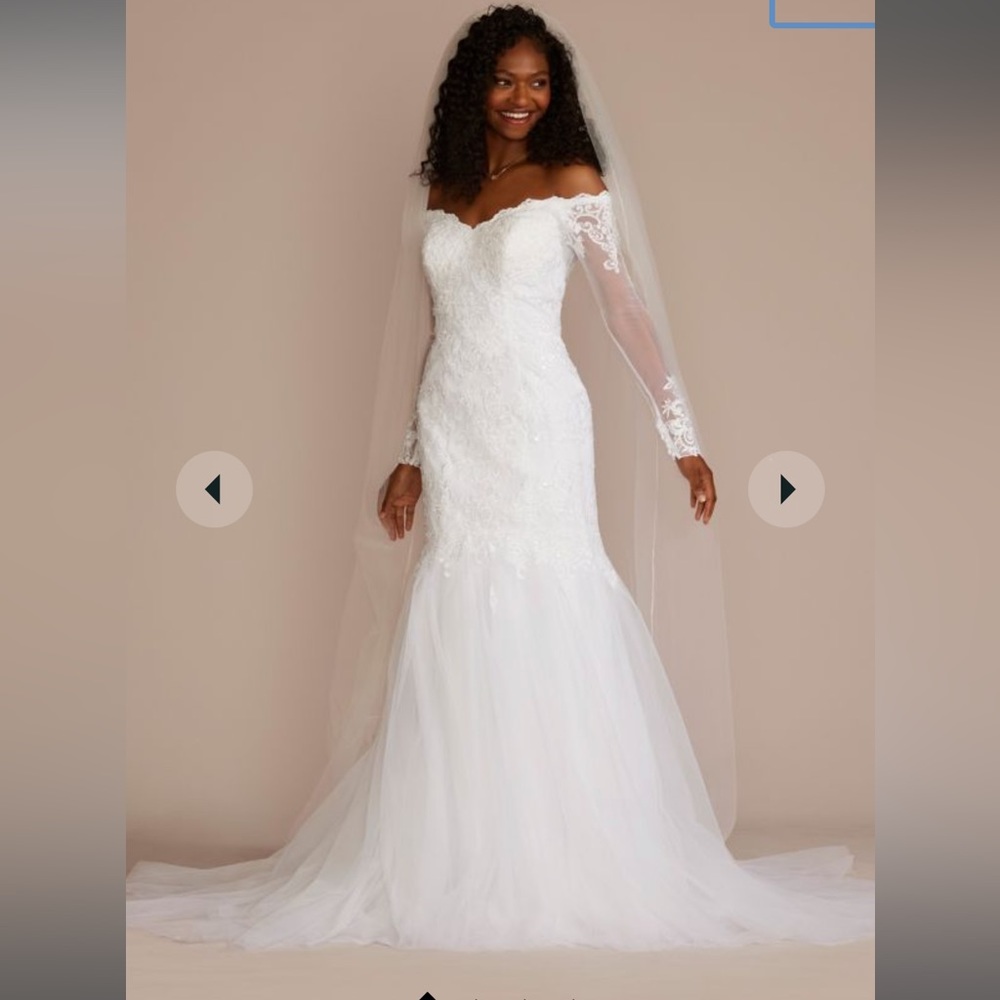 DAVID'S BRIDAL COLLECTION
long sleeve lace and tulle trumpet wedding dress